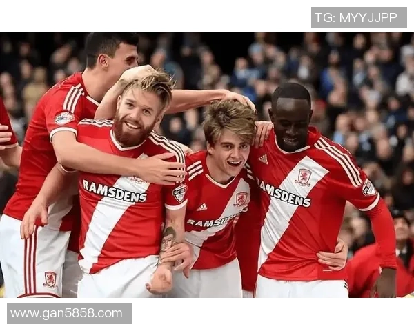 英冠激战利兹联迎战赫尔城争夺关键三分之战